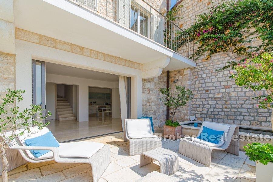 Ostrov Hvar - moderní a renovovaná kamenná vila
