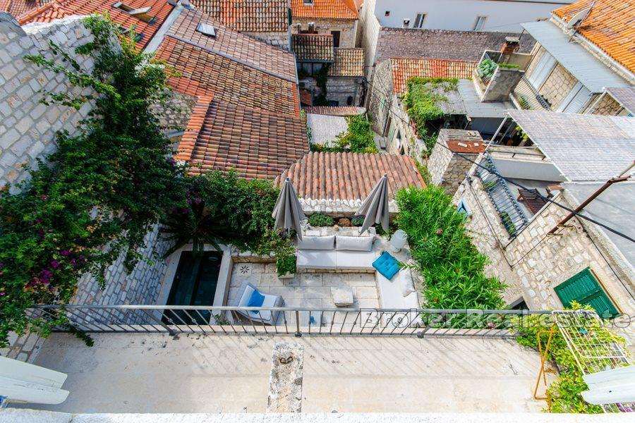 Ostrov Hvar - moderní a renovovaná kamenná vila