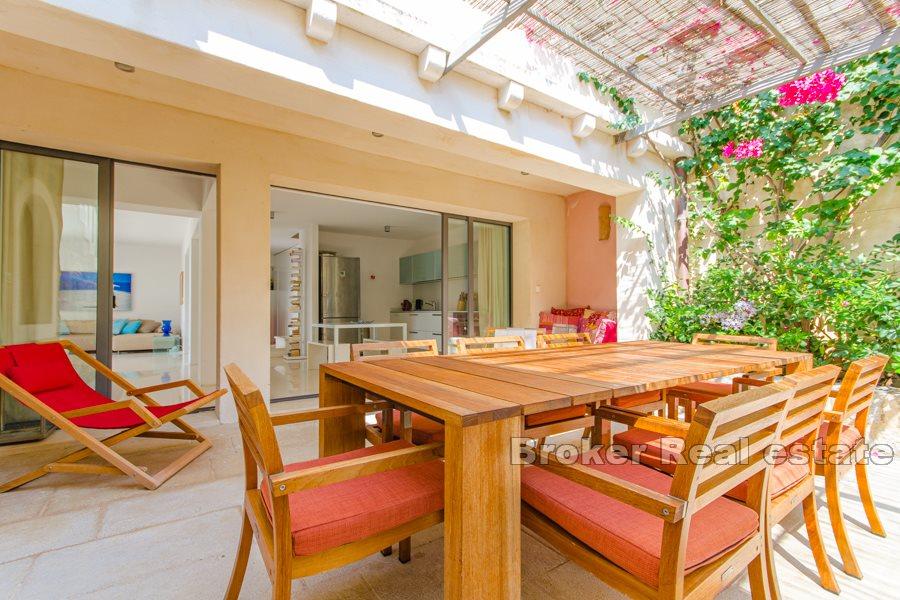 Ostrov Hvar - moderní a renovovaná kamenná vila