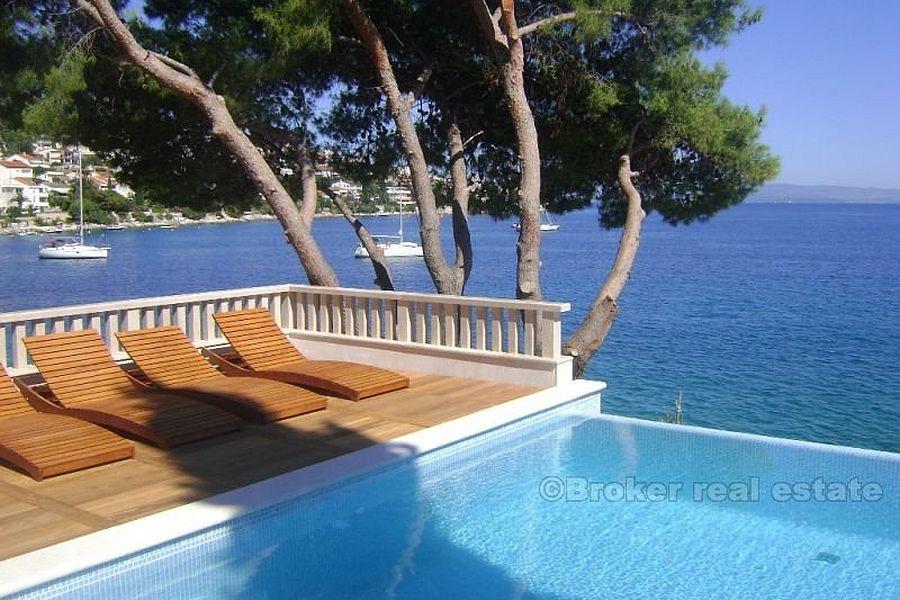 Island of Ciovo - House, first row to the sea