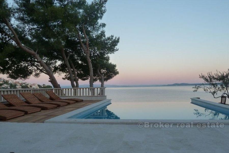 Island of Ciovo - House, first row to the sea