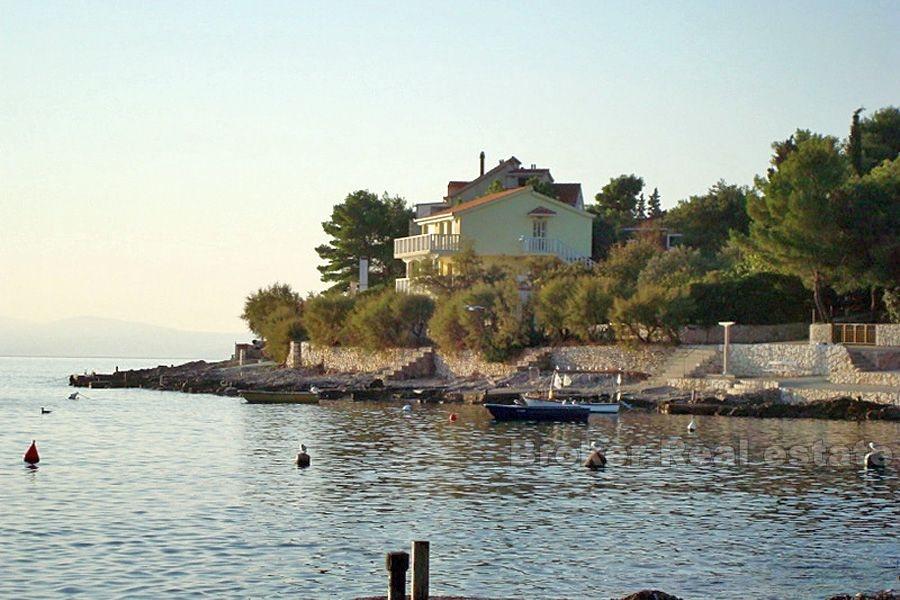 Insel Ciovo, Haus
