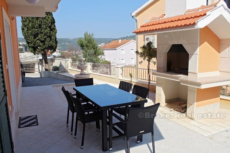 Ciovo. Nouvelle maison et moderne vacances décorée