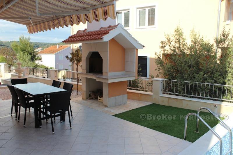 Ciovo. Nouvelle maison et moderne vacances décorée