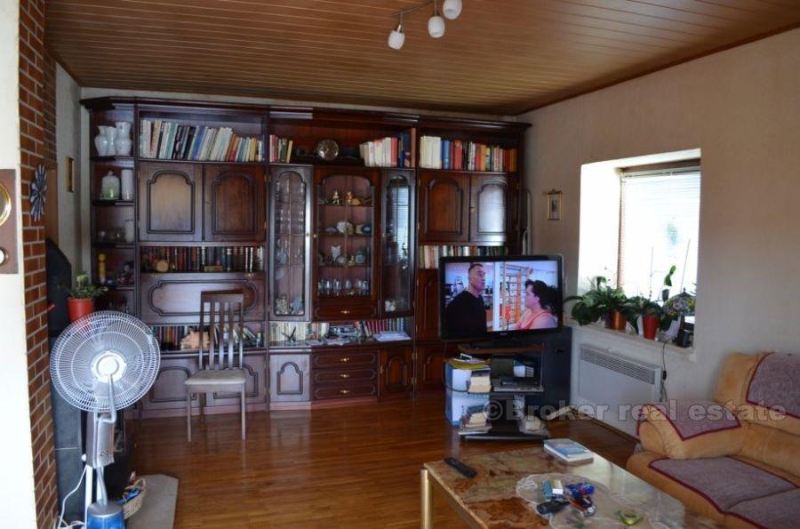 zone Rogoznica. La 1ère maison en rangée de 155 m2