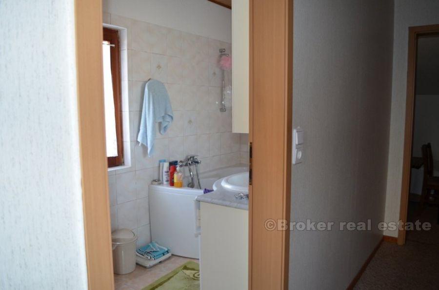 zone Rogoznica. La 1ère maison en rangée de 155 m2