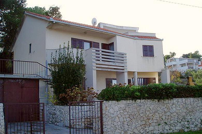 île de Ciovo. 2 maisons en bord de mer
