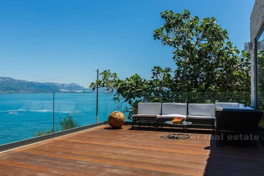 Ostrov Ciovo, vynikající vila 10 metrů od pláže