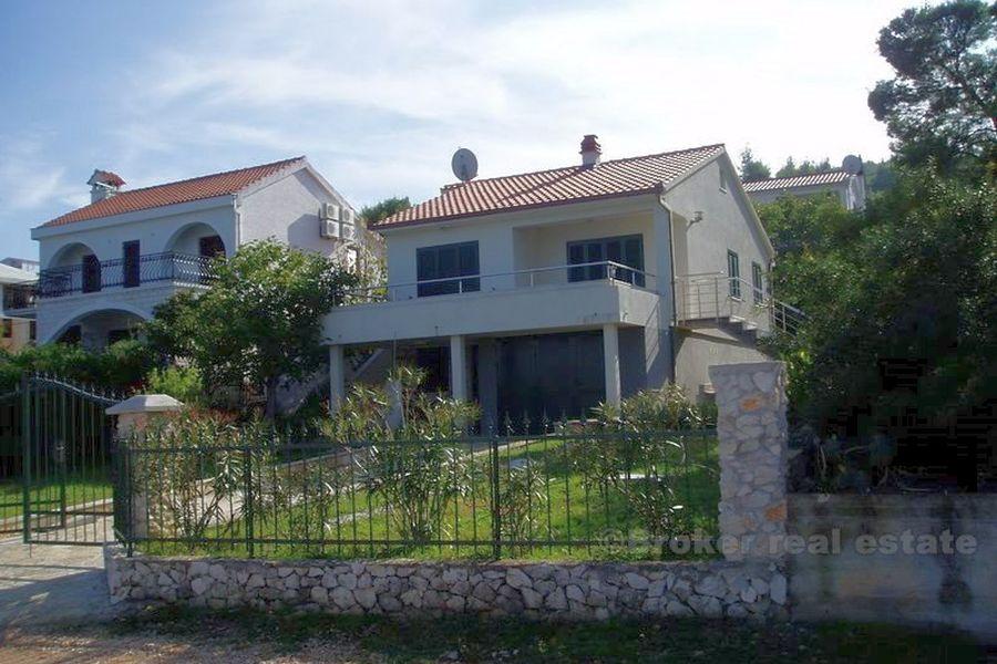 ostrov Čiovo. nově postavená vila