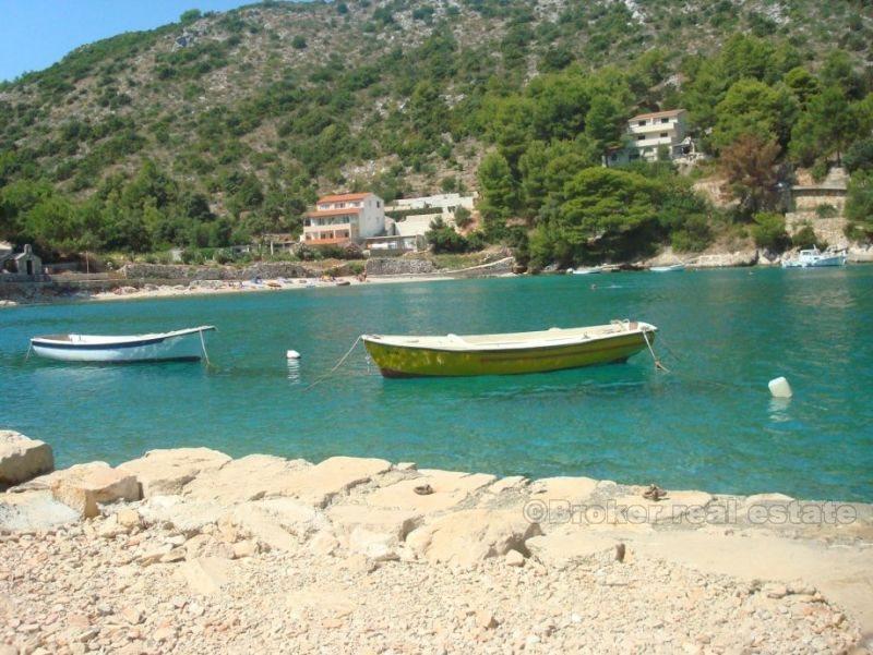 ostrov Hvar, starý kamenný dům