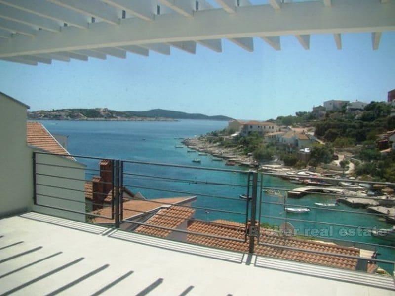 lukke til Rogoznica. hus