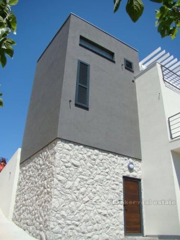 schließen, um Rogoznica. Haus