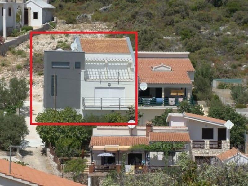 schließen, um Rogoznica. Haus