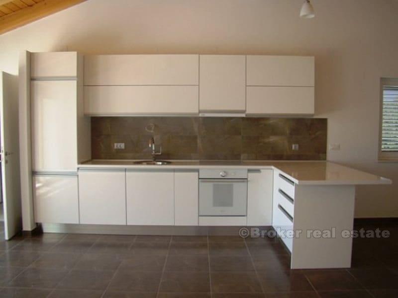 schließen, um Rogoznica. Haus