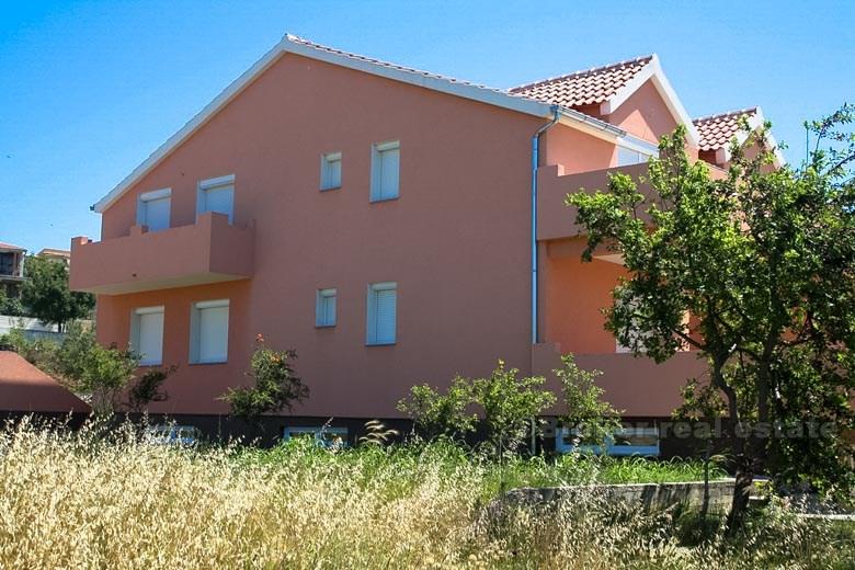 nedaleko Zadaru, samostatně stojící rodinný dům