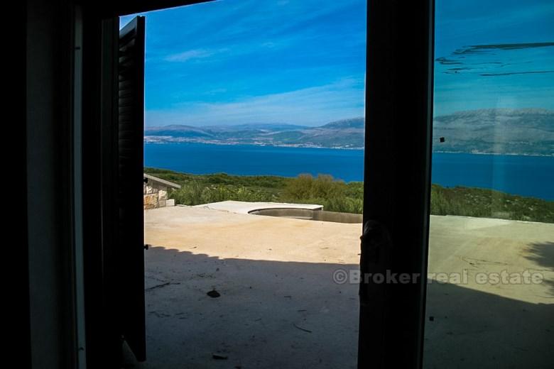 ostrov Brač. pozemek s domem