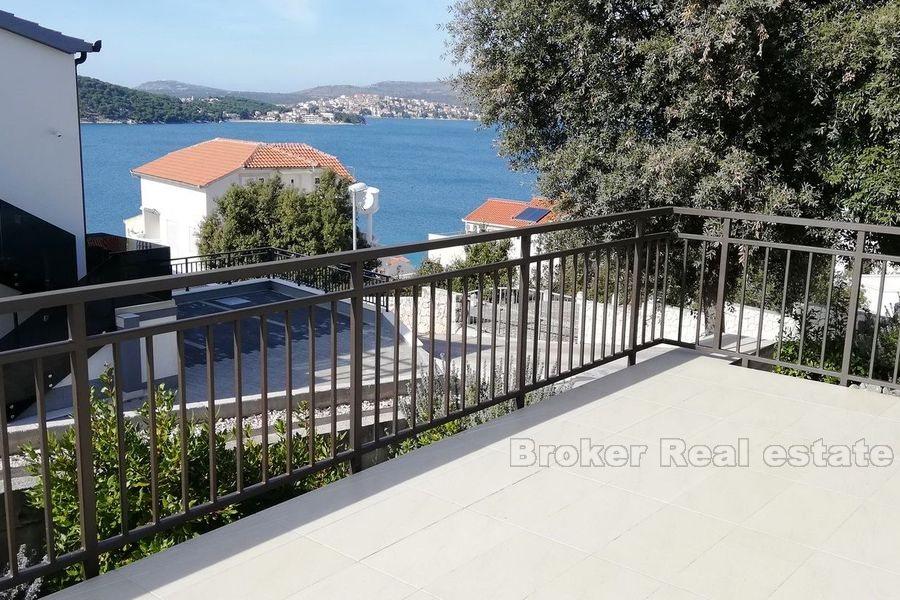 Rogoznica, moderní dům s výhledem na moře