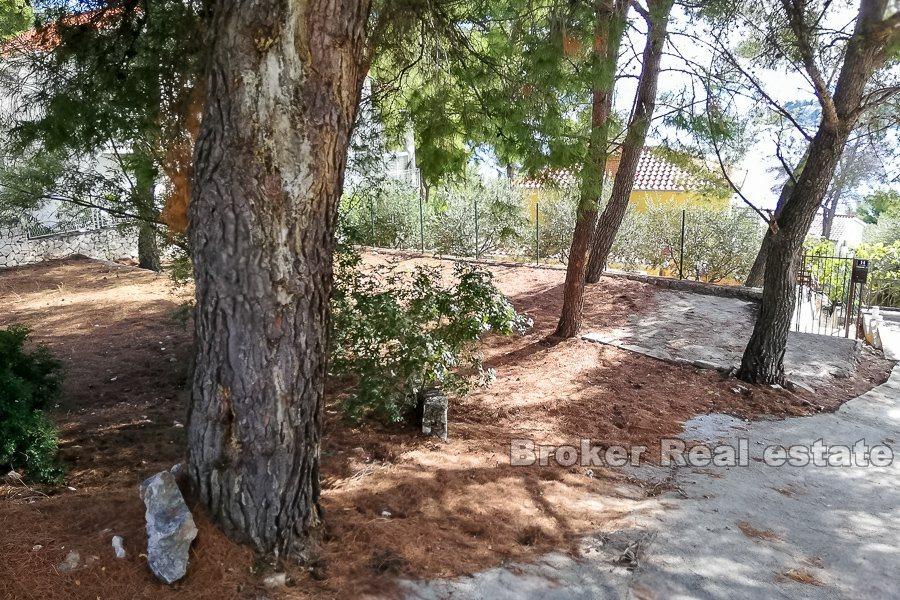 Ostrov Čiovo, samostatně stojící dům, druhá řada k moři