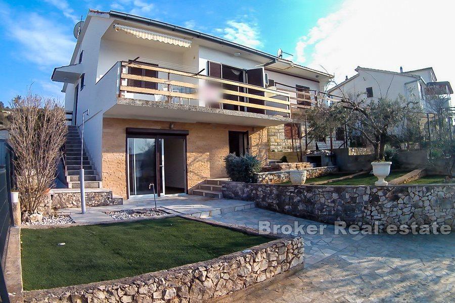 Rogoznica - Maison individuelle, 2ème rangée de la mer