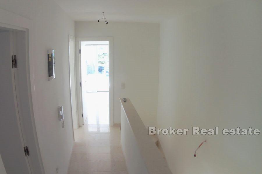 Sibenik - Dwupoziomowy apartament z widokiem na morze