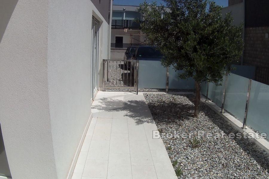 Sibenik - Dwupoziomowy apartament z widokiem na morze