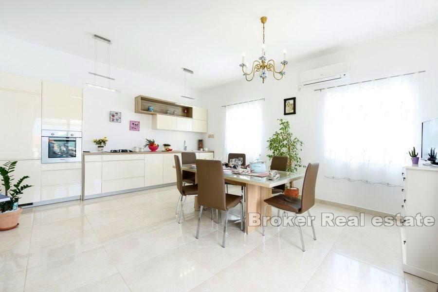 Рогозница - Вилла с бассейном и видом на море