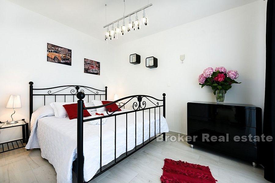 Рогозница - Вилла с бассейном и видом на море