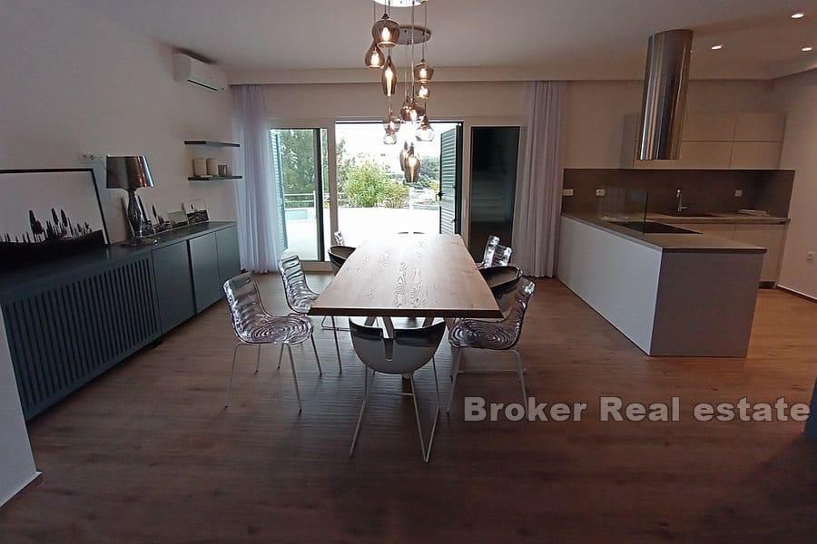 Rogoznica - Villa med basseng i første rad til sjøen