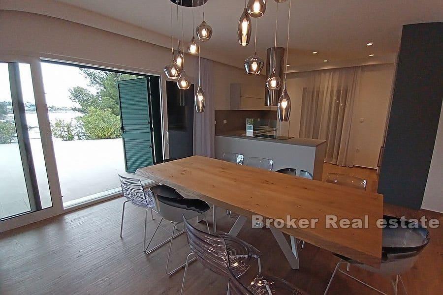 Rogoznica - Villa med basseng i første rad til sjøen