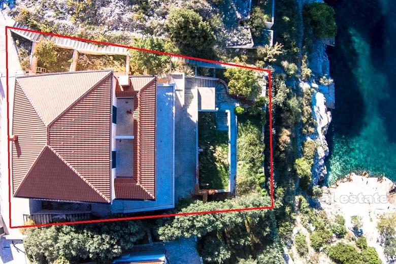 w pobliżu Rogoznica. Nowo wybudowany dom