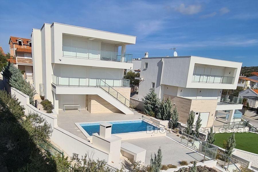 Rogoznica - Krásná vila na skvělém místě s bazénem