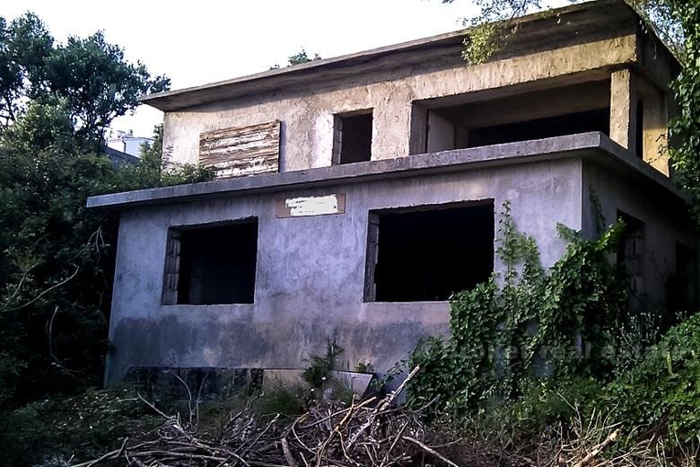 Ciovo. Maison en 1ère rangée de la mer