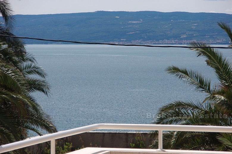 Split, appartamento arredato lussuosamente in riva al mare
