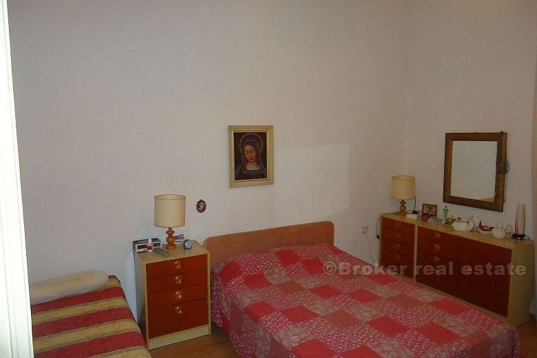 město Split, apartmán se třemi ložnicemi