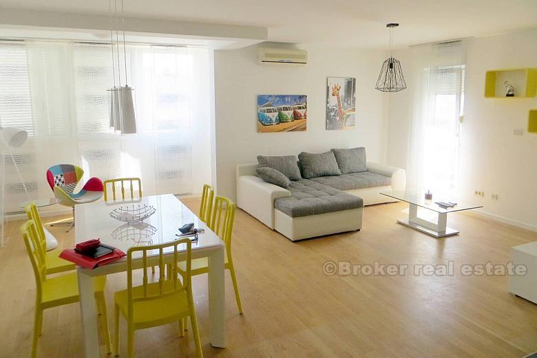 Split, drei-Zimmer-Wohnung mit Meerblick