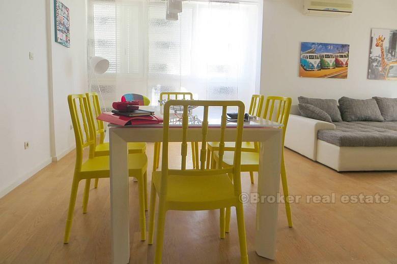 Split, apartament z trzema sypialniami z widokiem na morze