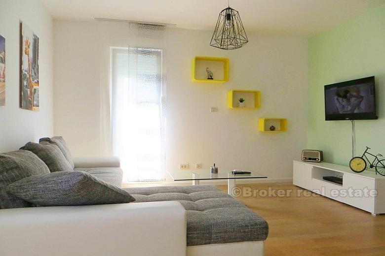 Split, apartament z trzema sypialniami z widokiem na morze