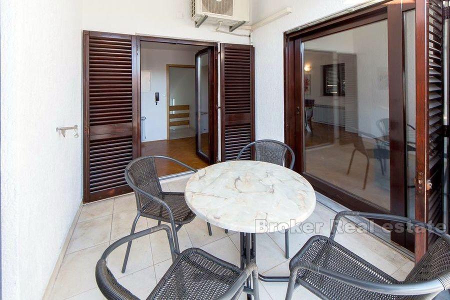 Split, Kamen, dvojdomek s garáží