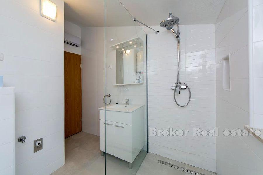 Split, Kamen, dvojdomek s garáží