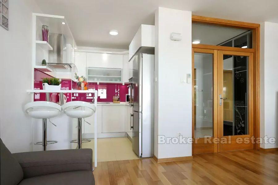 Split, Pazdigrad, to roms leilighet