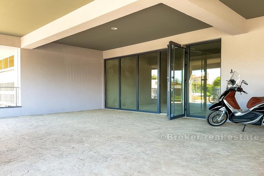 Split - Obchodní prostory s terasou