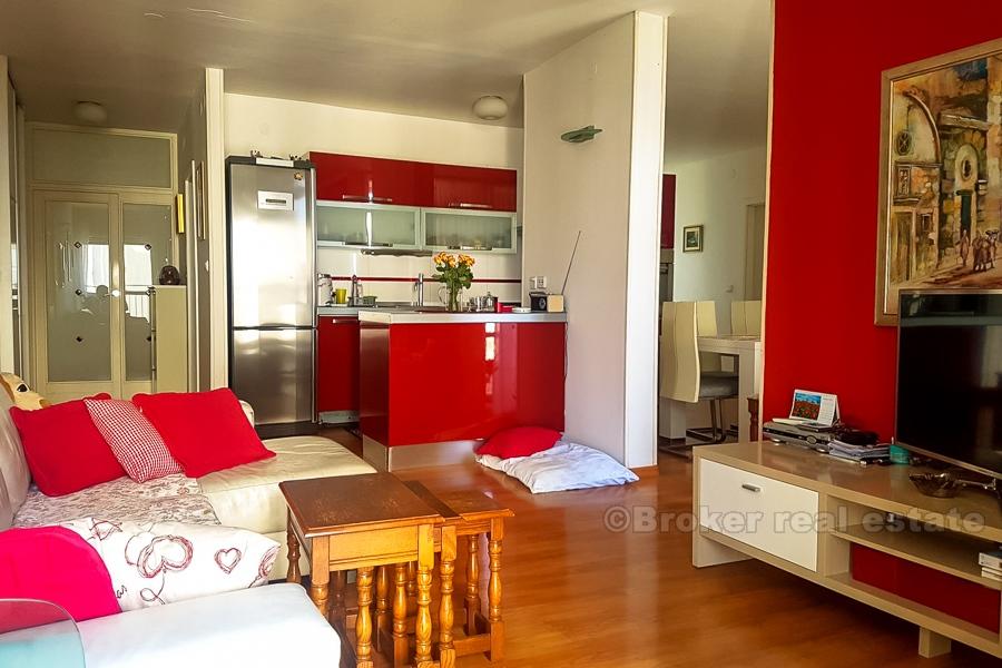 Split - Trosoban komforan stan