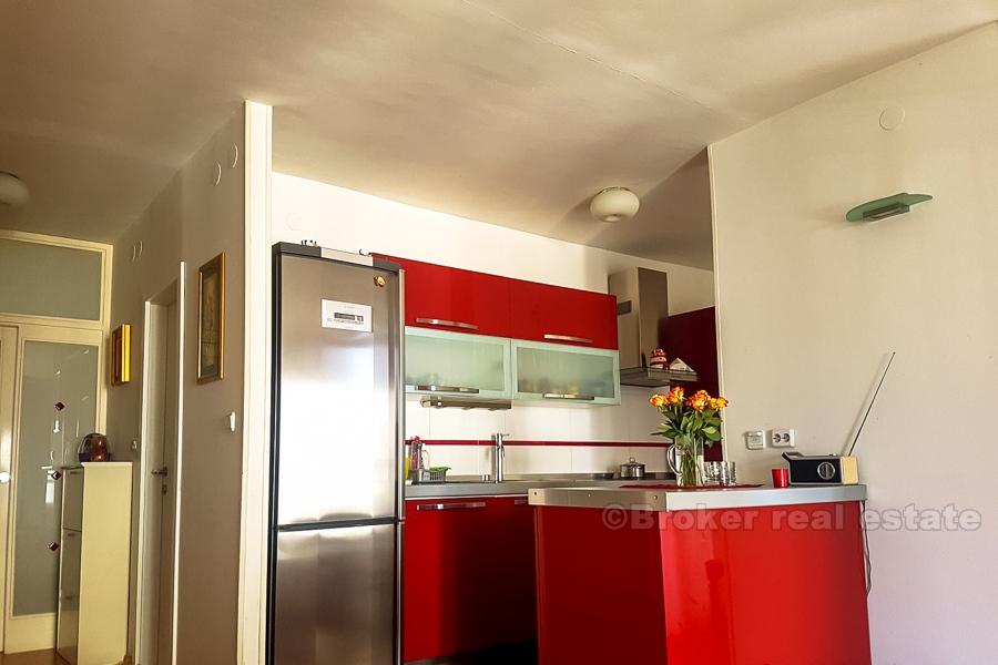 Split - Trosoban komforan stan