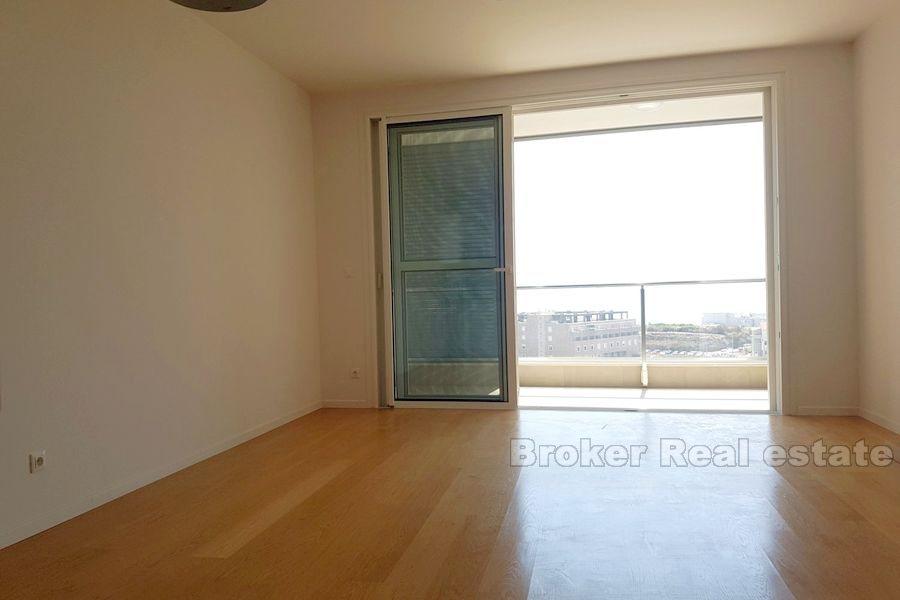 Split, Trstenik, appartement de deux chambres à louer pour une période plus longue