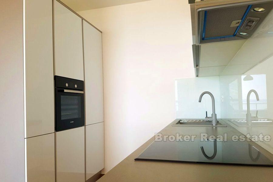 Split, Trstenik, appartement de deux chambres à louer pour une période plus longue