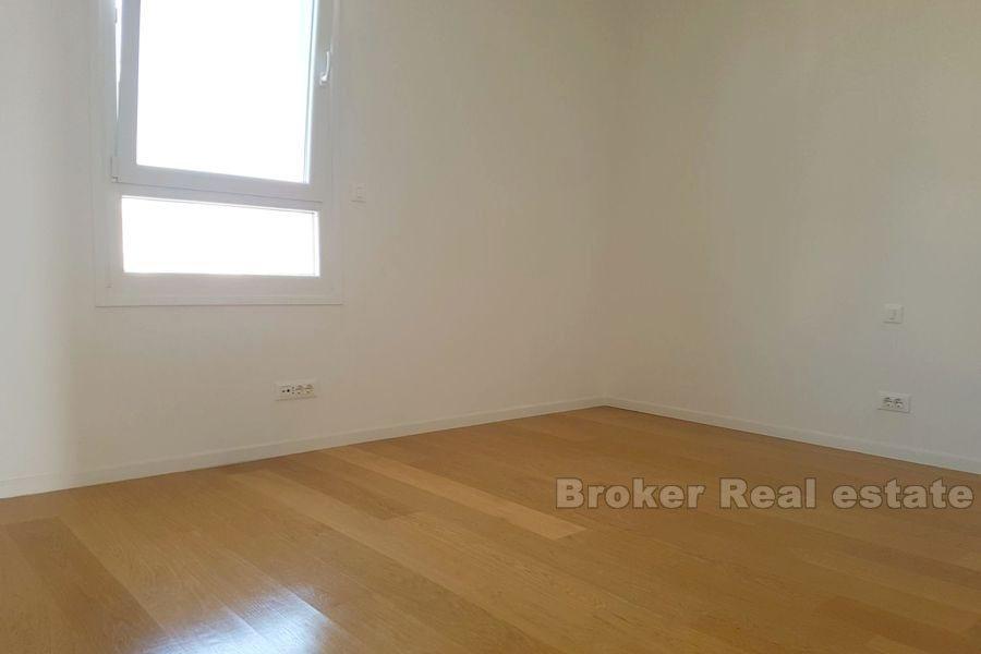 Split, Trstenik, appartement de deux chambres à louer pour une période plus longue