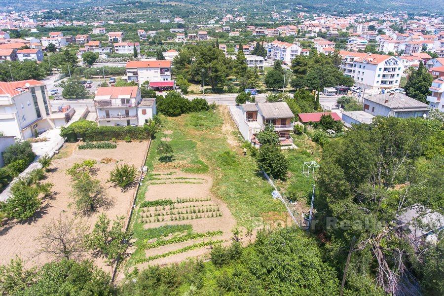 Kastela, terreno edificabile, seconda fila dal mare
