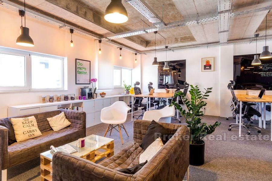 Split, bureau dans un immeuble de bureaux