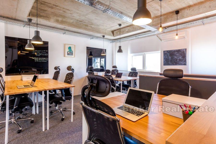 Split, bureau dans un immeuble de bureaux