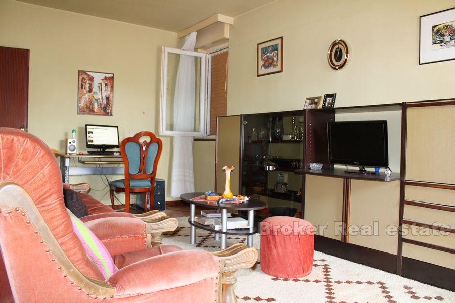 Сплит, Трстеник, отдельно стоящий трехэтажный дом